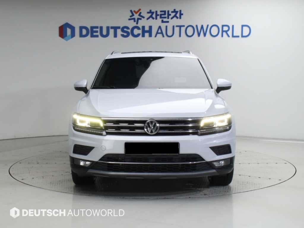 Volkswagen Tiguan — photo 03