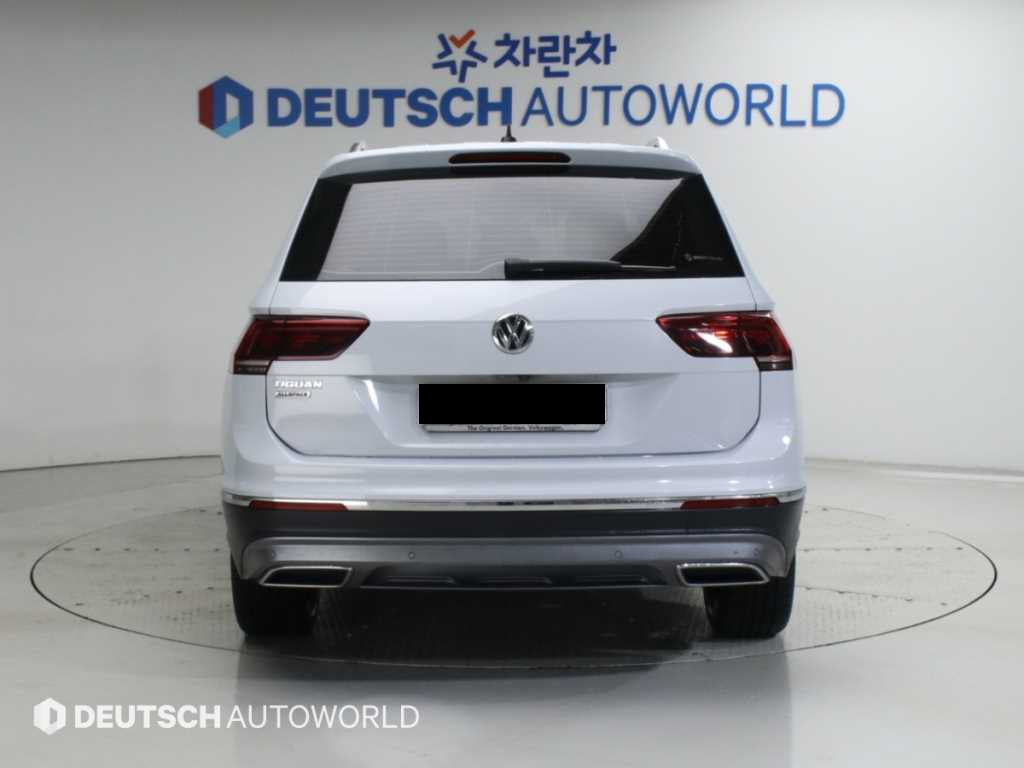 Volkswagen Tiguan — photo 04