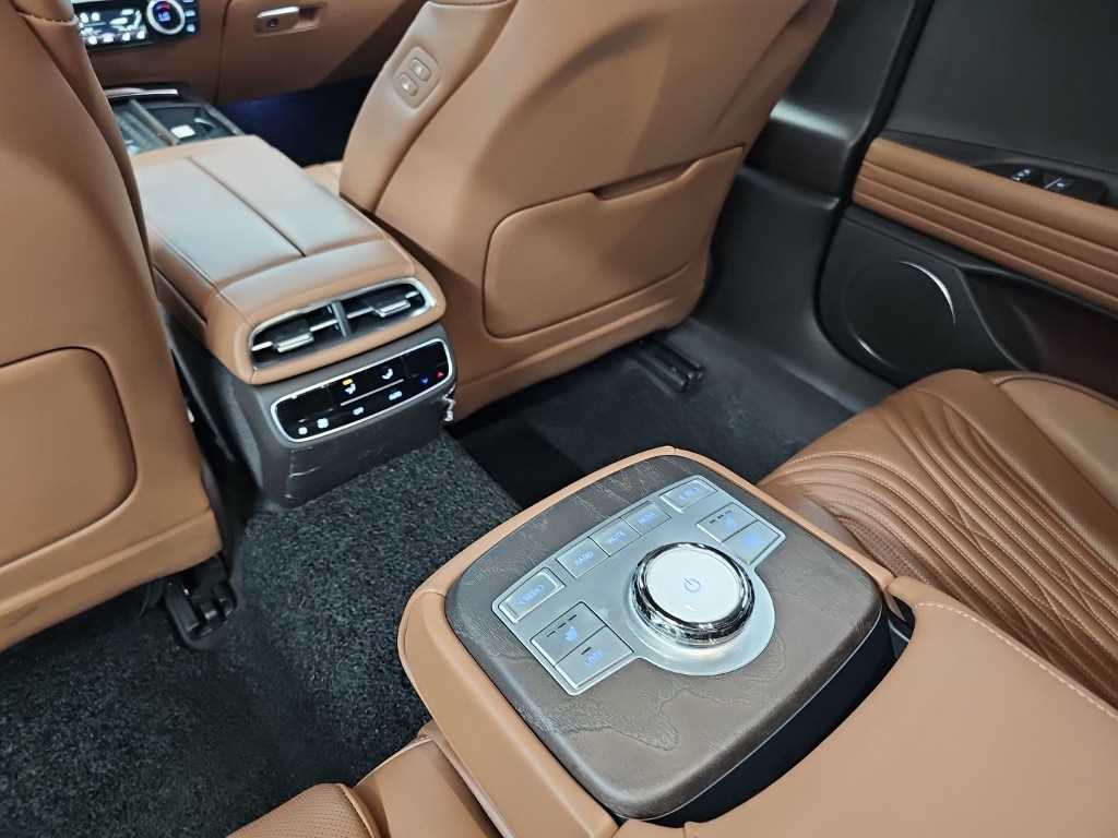 Genesis G80 — photo 13