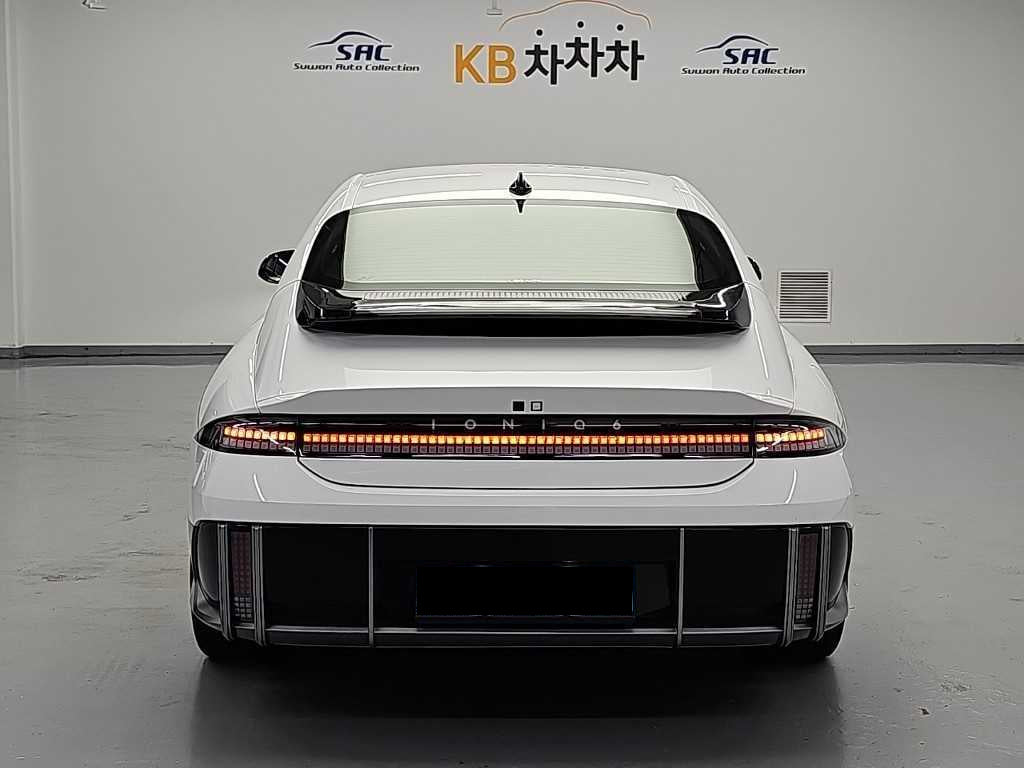 Hyundai Ioniq6 — photo 03
