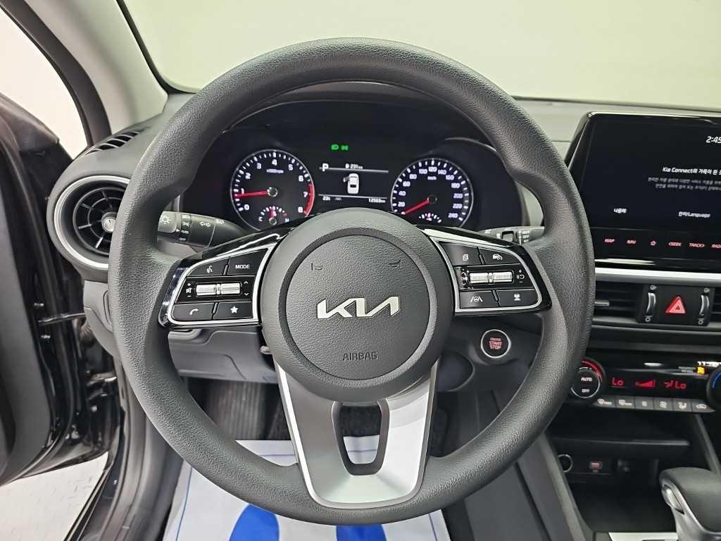 Kia K3 — photo 09