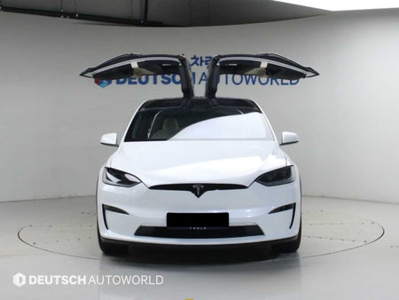 Tesla Model X — photo 03