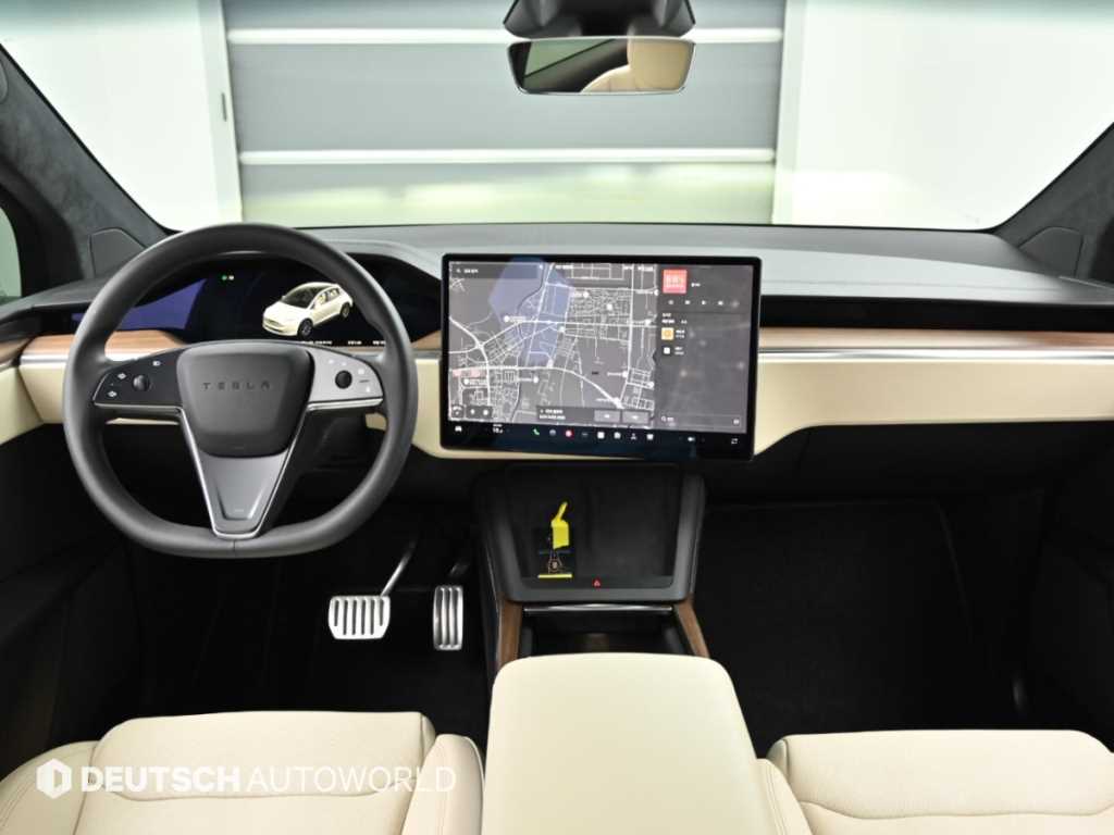 Tesla Model X — photo 07