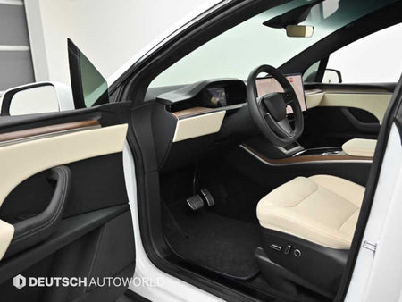 Tesla Model X — photo 11