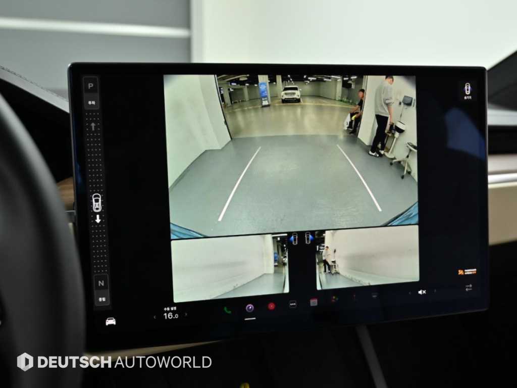 Tesla Model X — photo 15