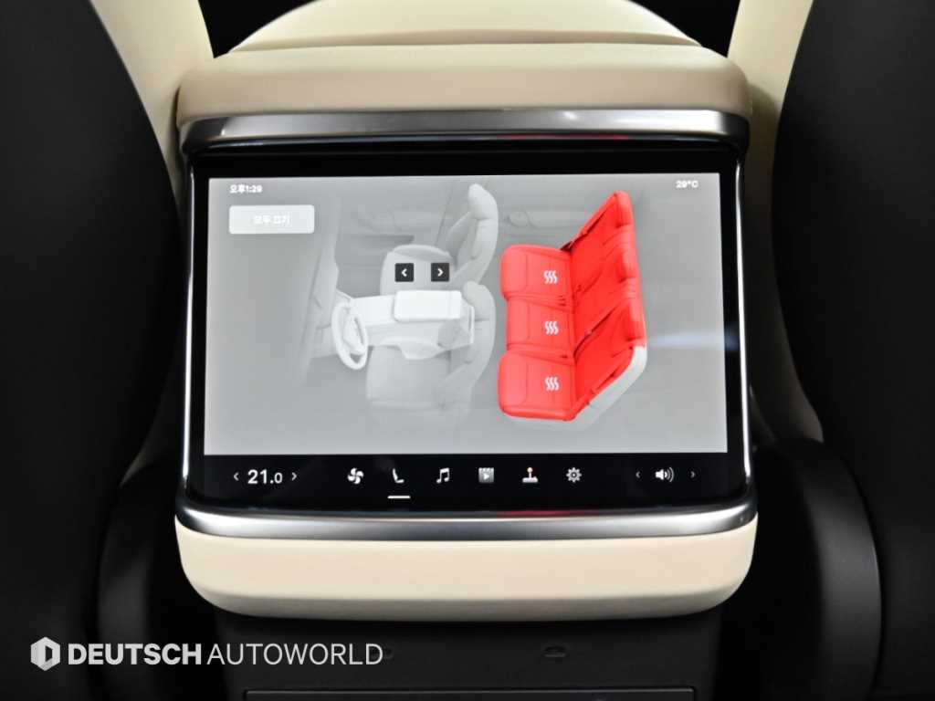 Tesla Model X — photo 16