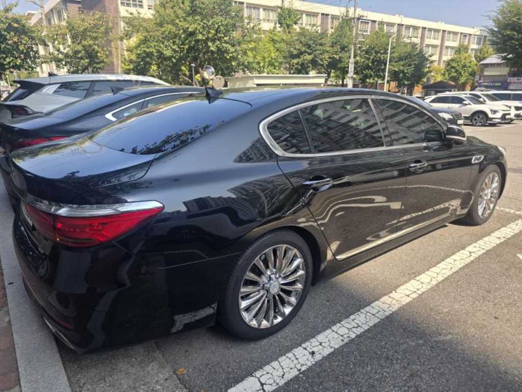 Kia K9 — photo 03