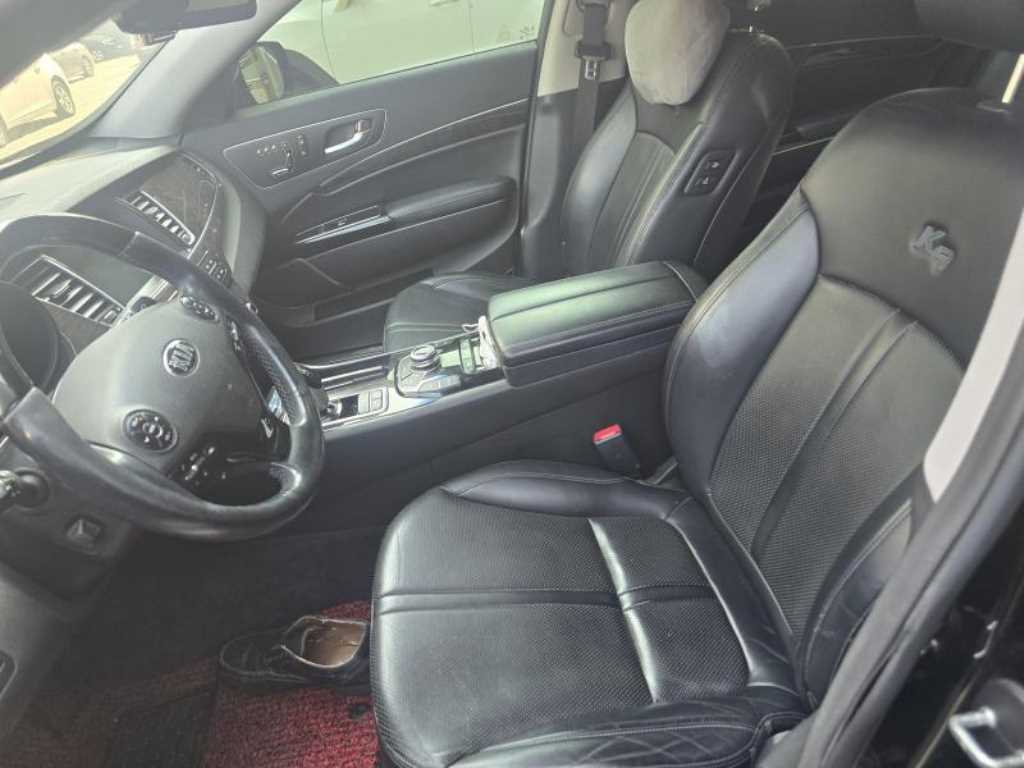 Kia K9 — photo 10