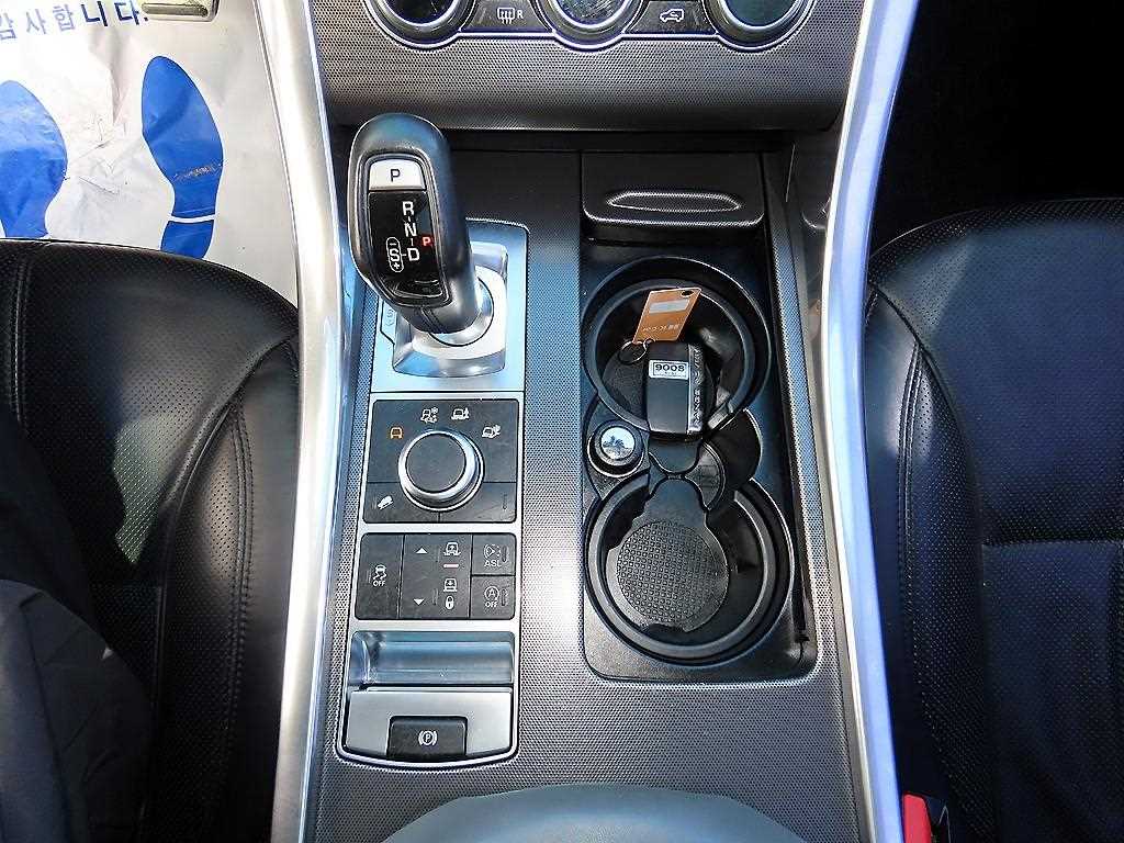Land Rover Range Rover Sport — photo 10