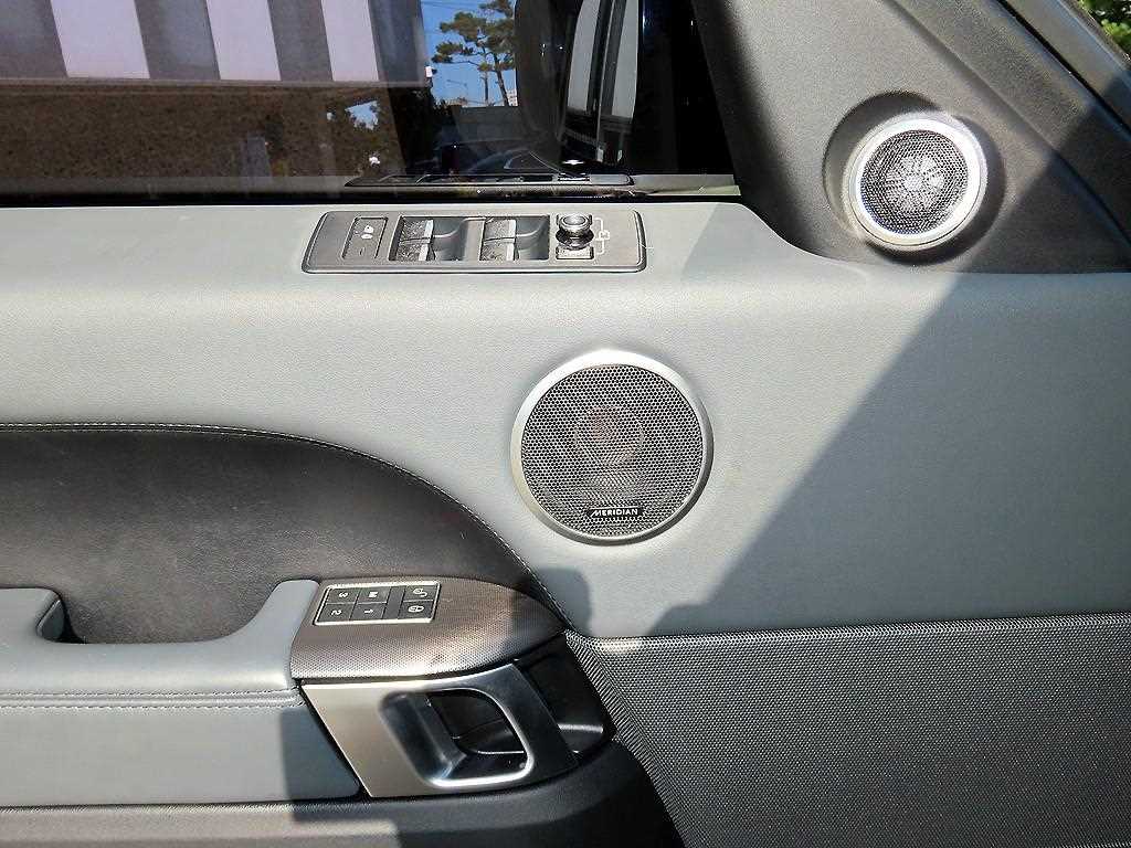 Land Rover Range Rover Sport — photo 11