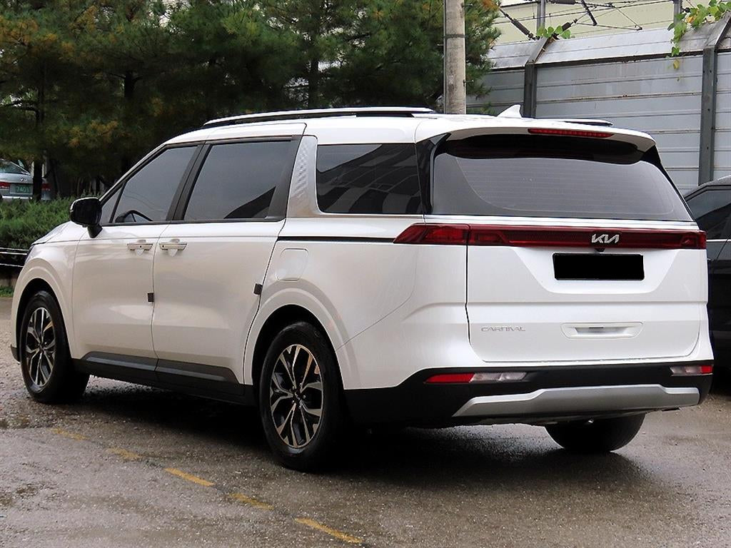 Kia Carnival — photo 03