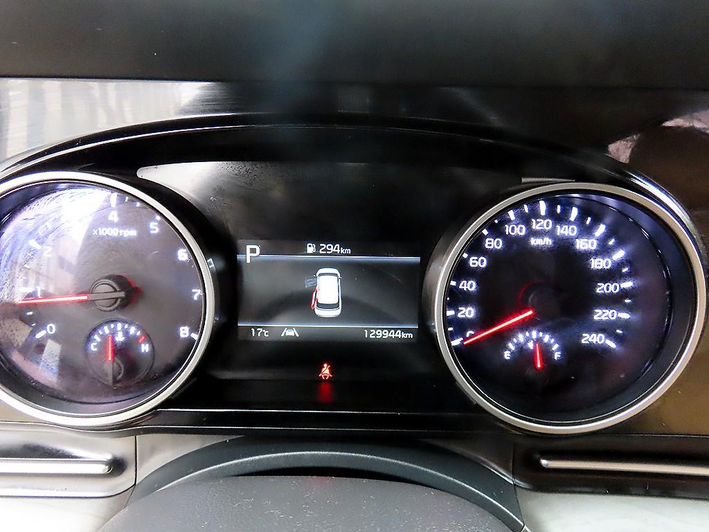 Kia Carnival — photo 10