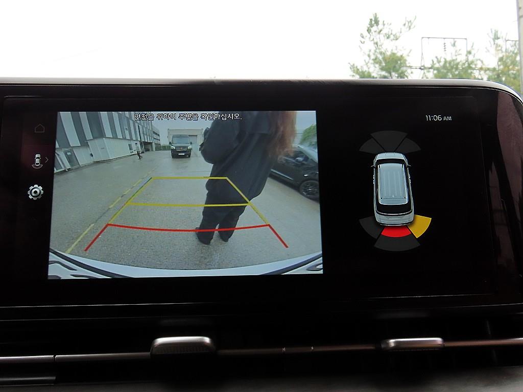 Kia Carnival — photo 16
