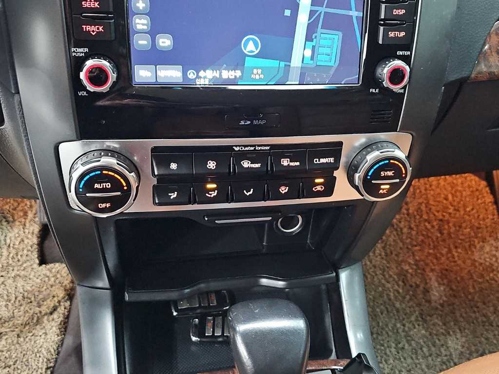 Kia Mohave — photo 10