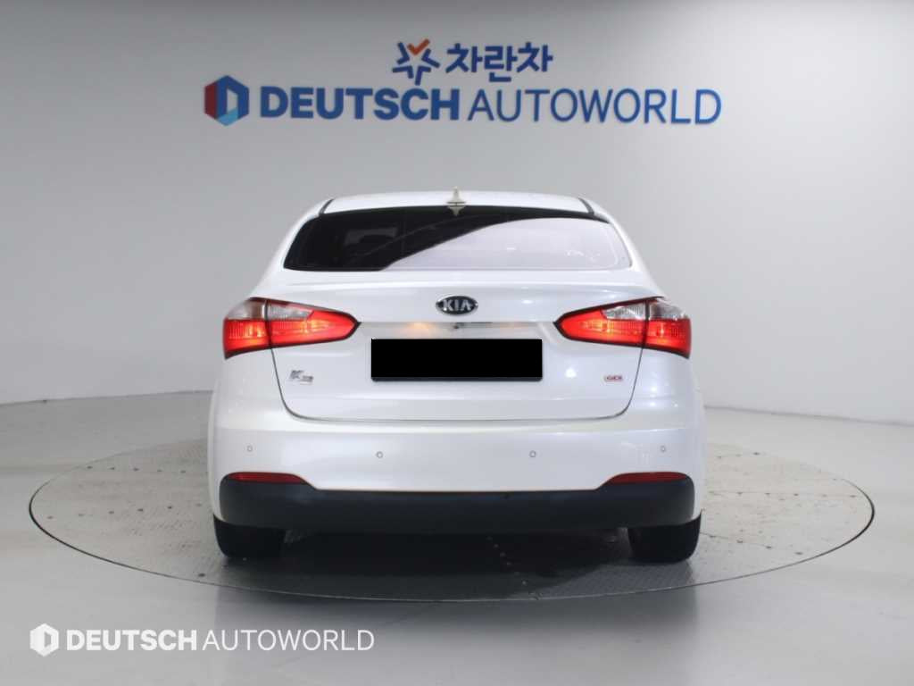 Kia K3 — photo 04