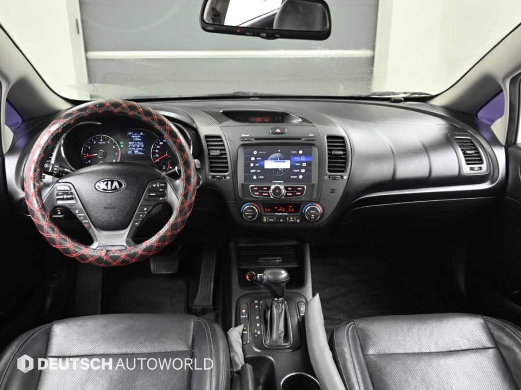 Kia K3 — photo 07