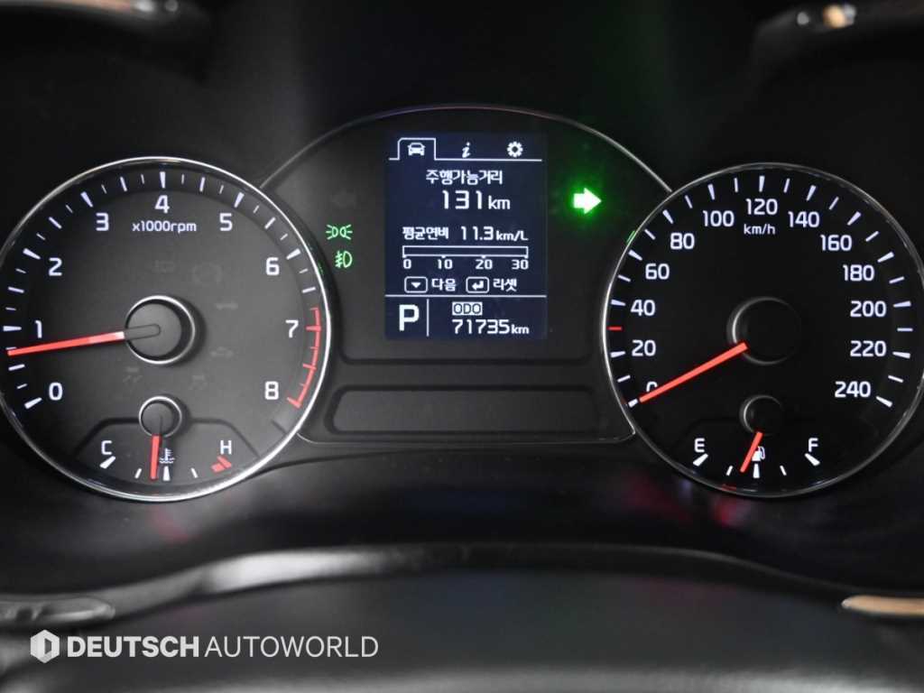 Kia K3 — photo 08