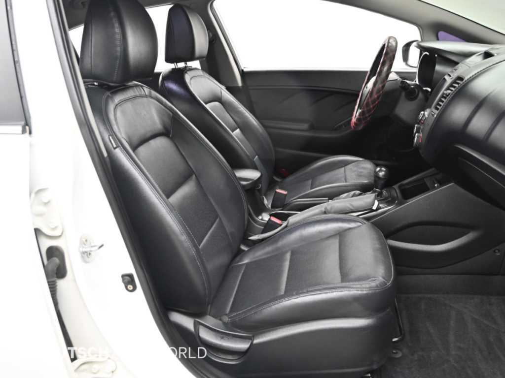Kia K3 — photo 10