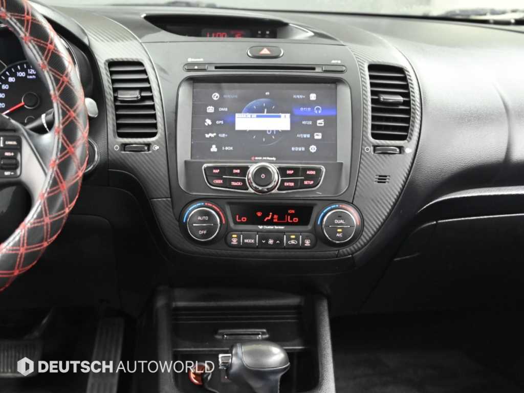 Kia K3 — photo 14
