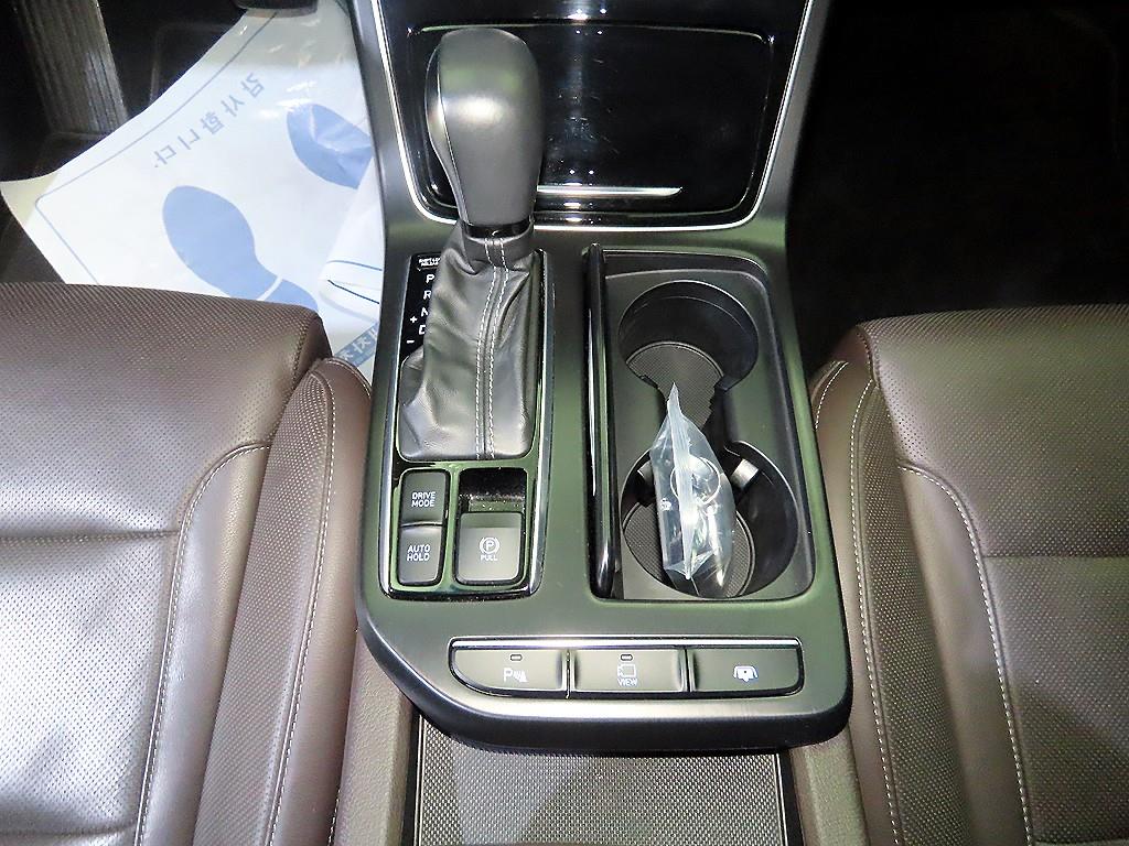 Hyundai Grandeur — photo 12