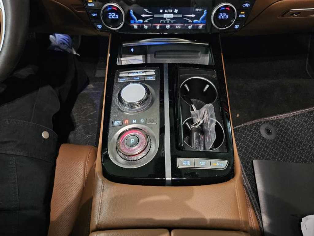 Genesis G80 — photo 07