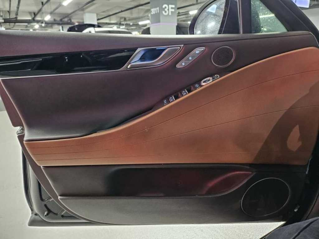 Genesis G80 — photo 10