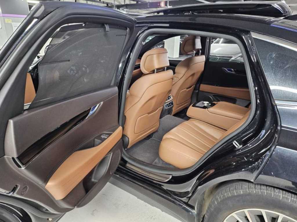 Genesis G80 — photo 12