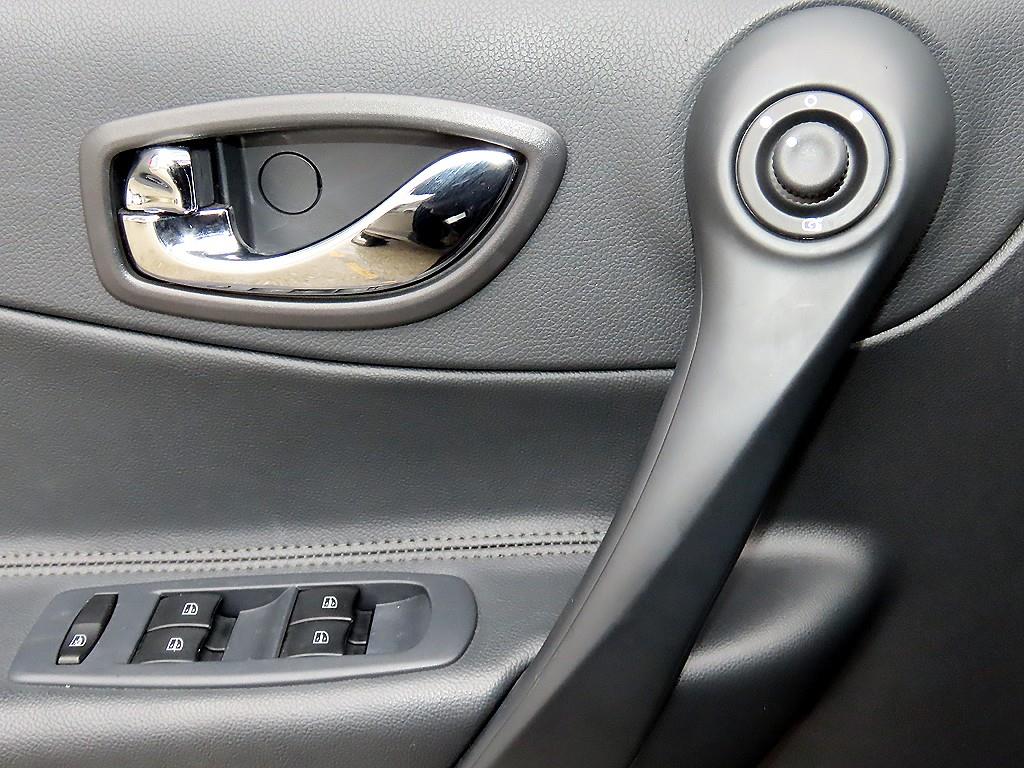 RENAULT QM5  — photo 11