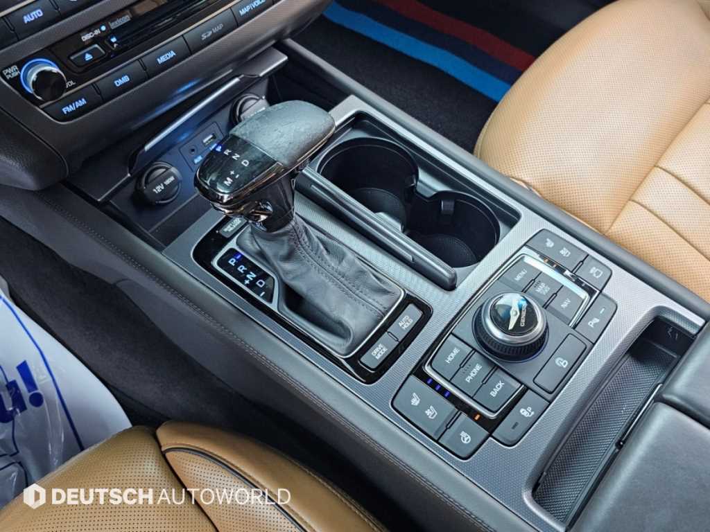 Hyundai Genesis — photo 10