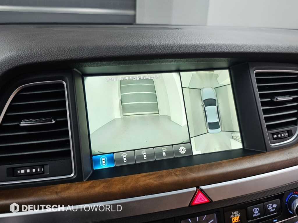 Hyundai Genesis — photo 16