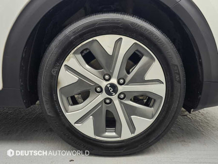 Kia Niro — photo 05