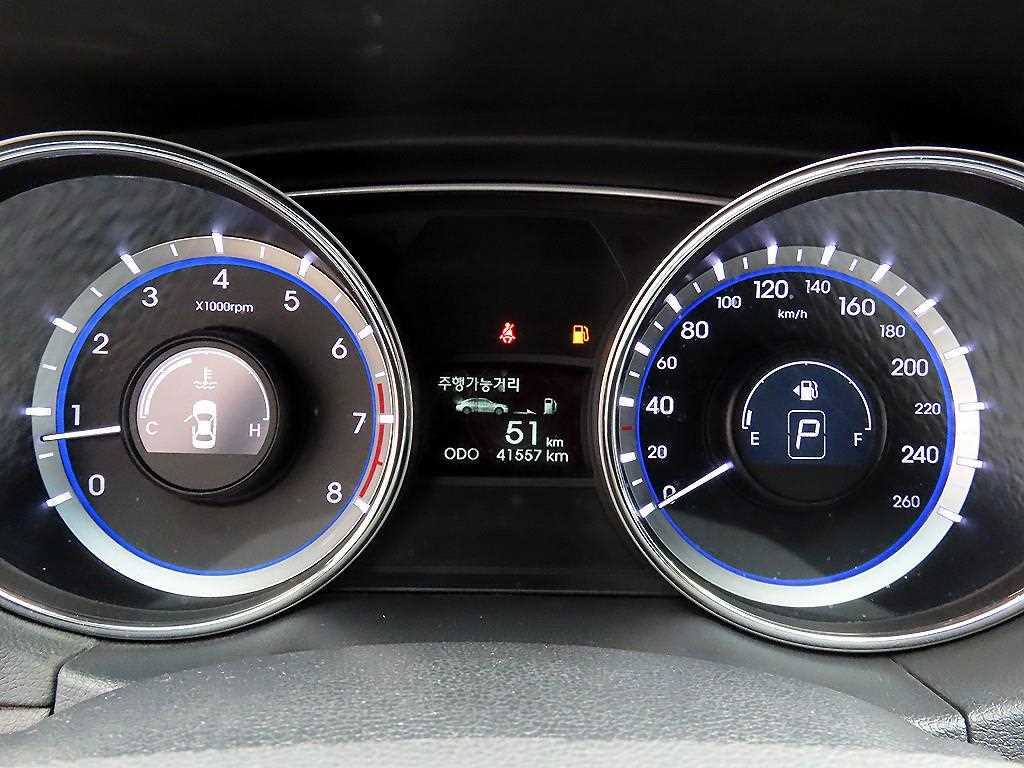 Hyundai Sonata — photo 09