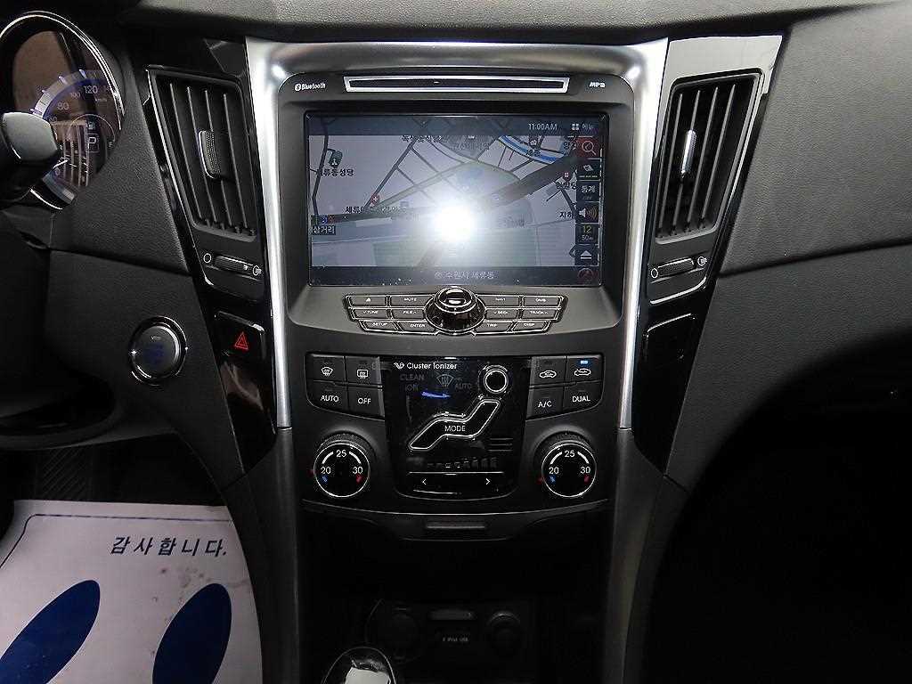 Hyundai Sonata — photo 13