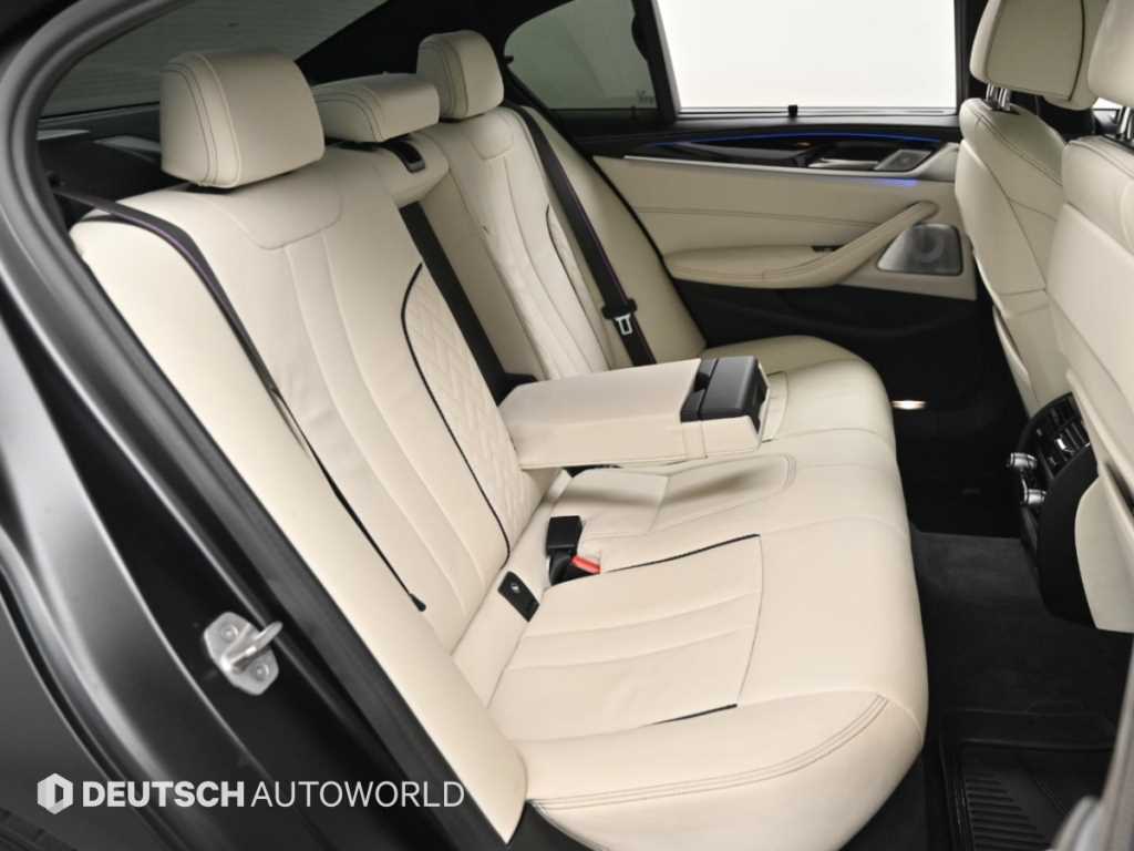 BMW 5-Series — photo 10