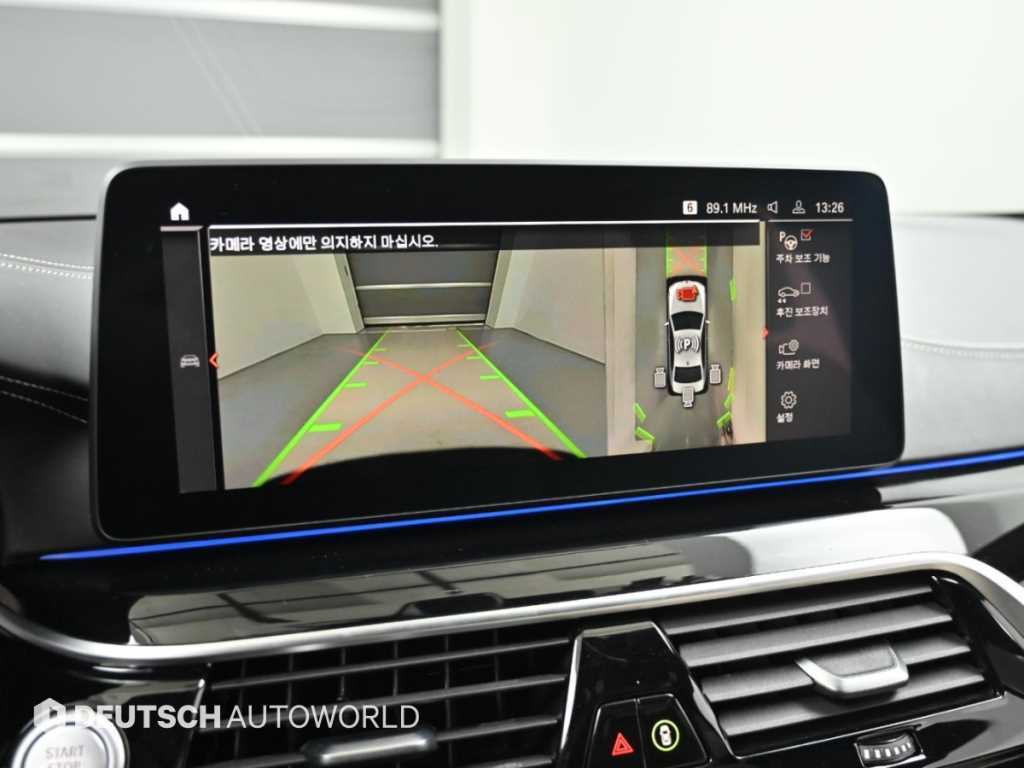 BMW 5-Series — photo 13