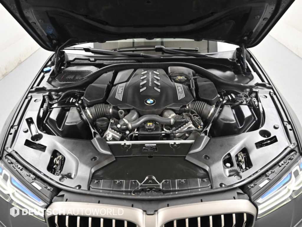 BMW 5-Series — photo 18