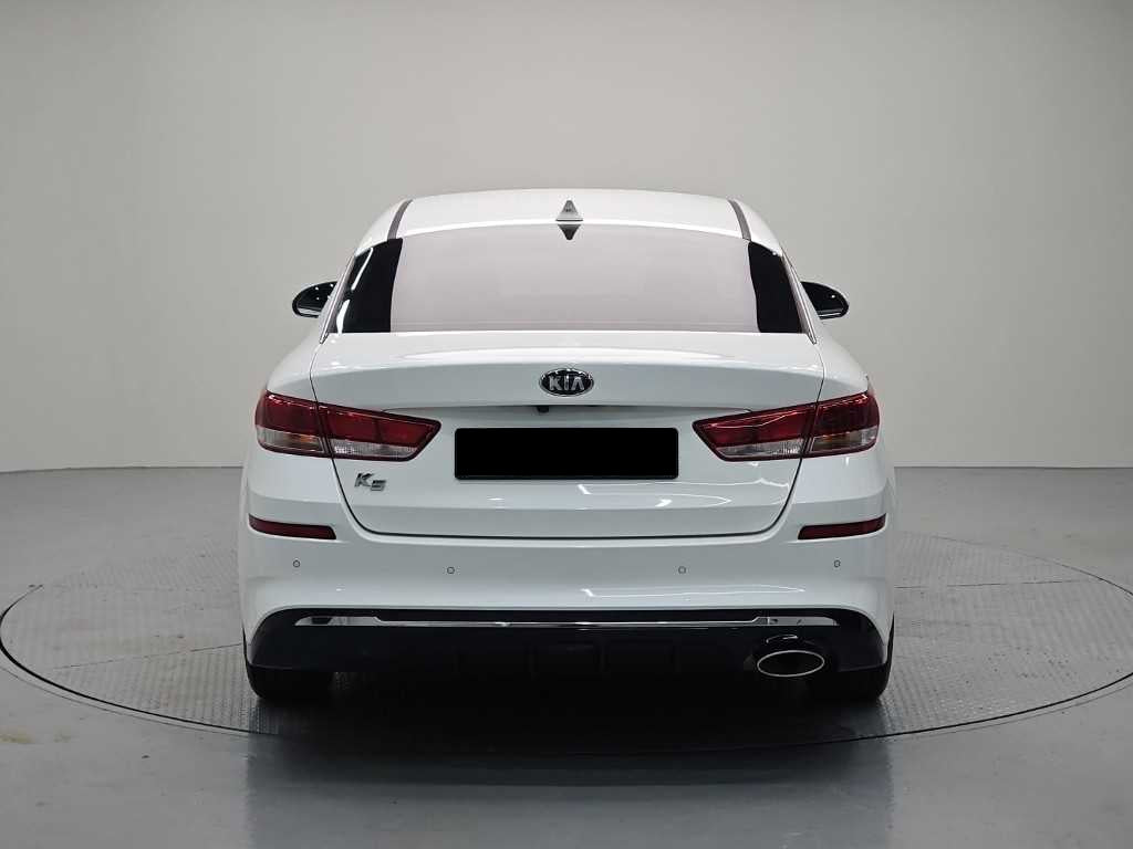 Kia K5 — photo 03