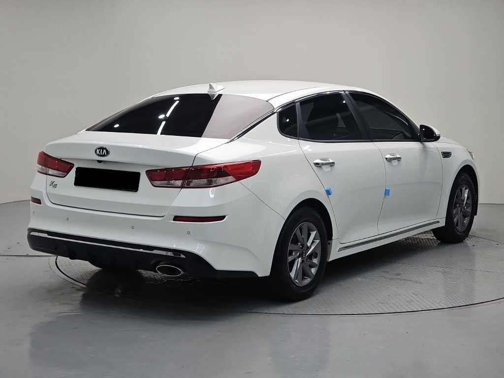 Kia K5 — photo 04