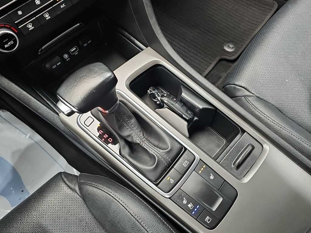 Kia K5 — photo 08