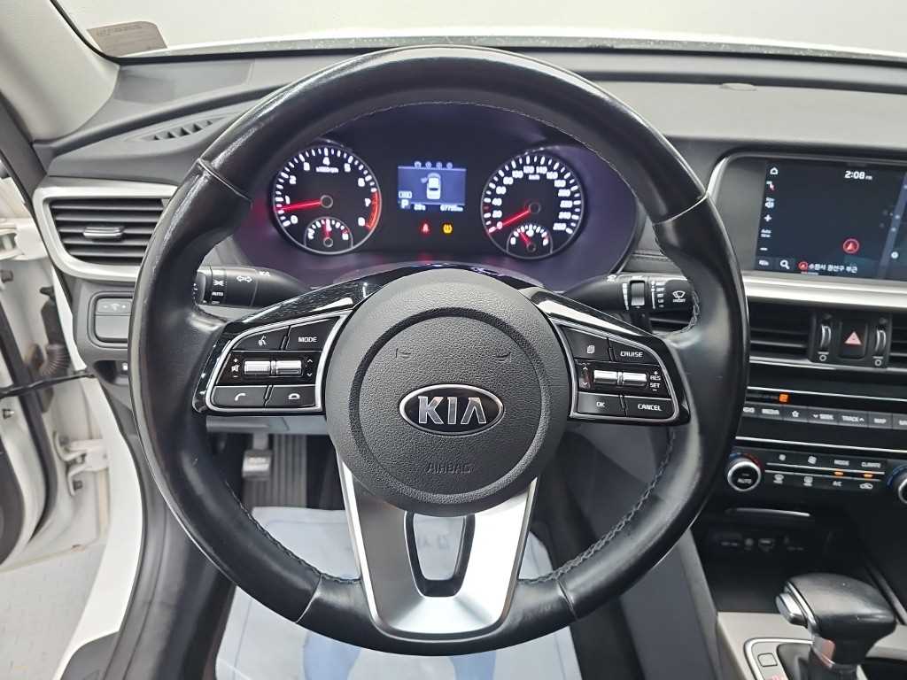 Kia K5 — photo 09