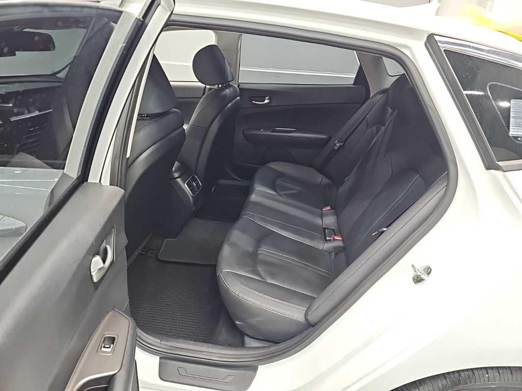 Kia K5 — photo 12
