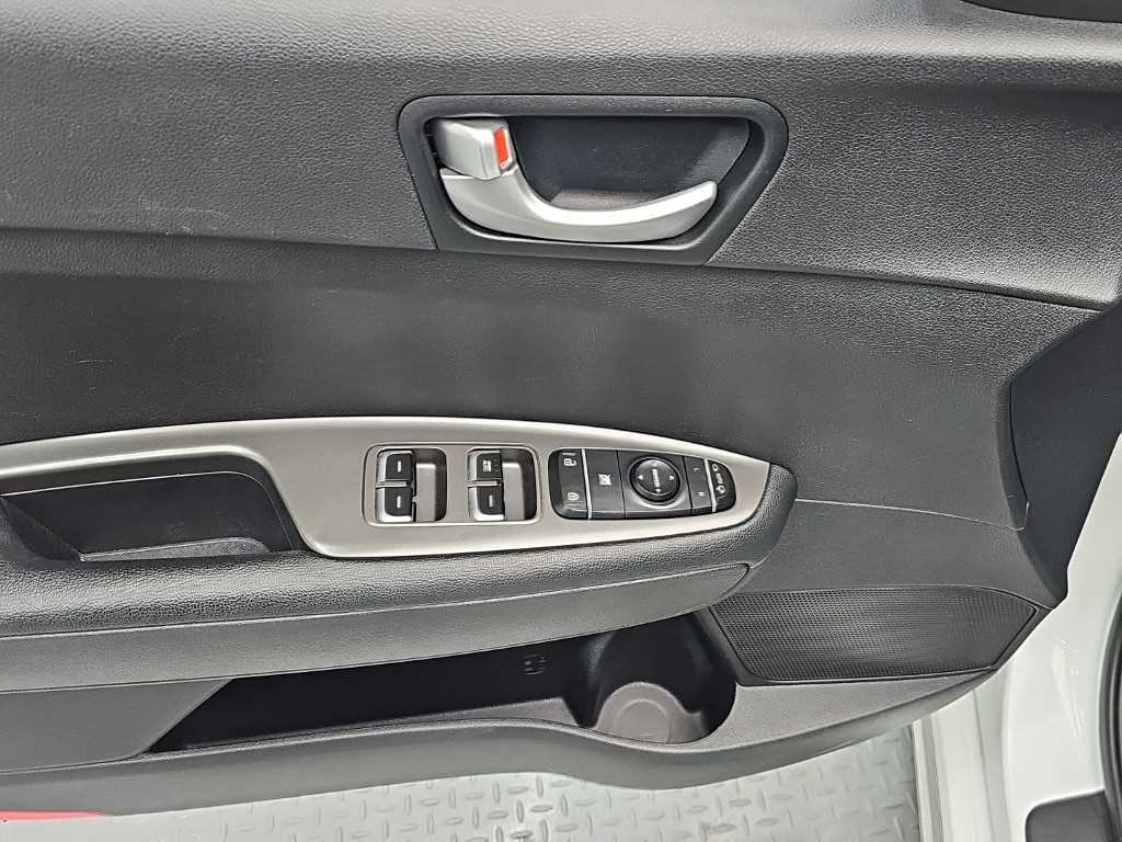 Kia K5 — photo 15