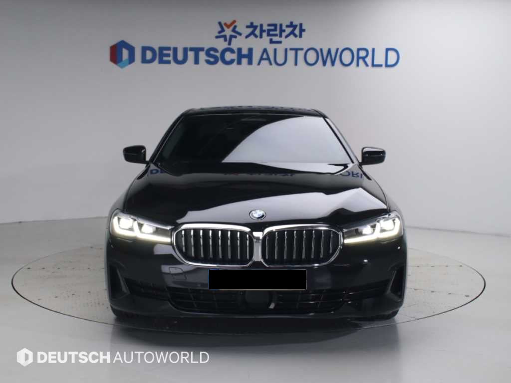 BMW 5-Series — photo 03