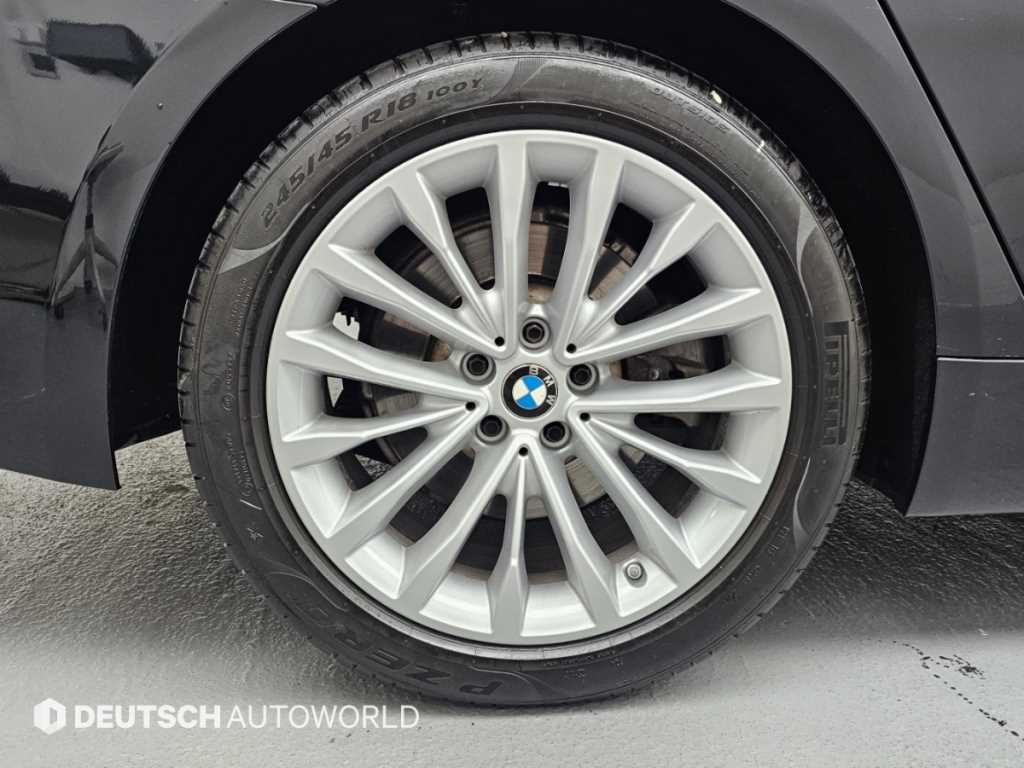 BMW 5-Series — photo 05