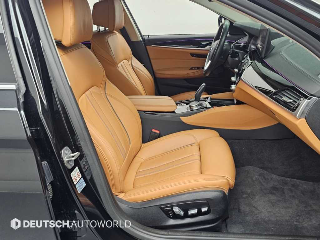 BMW 5-Series — photo 10