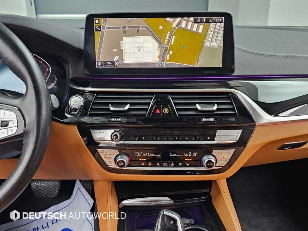 BMW 5-Series — photo 14