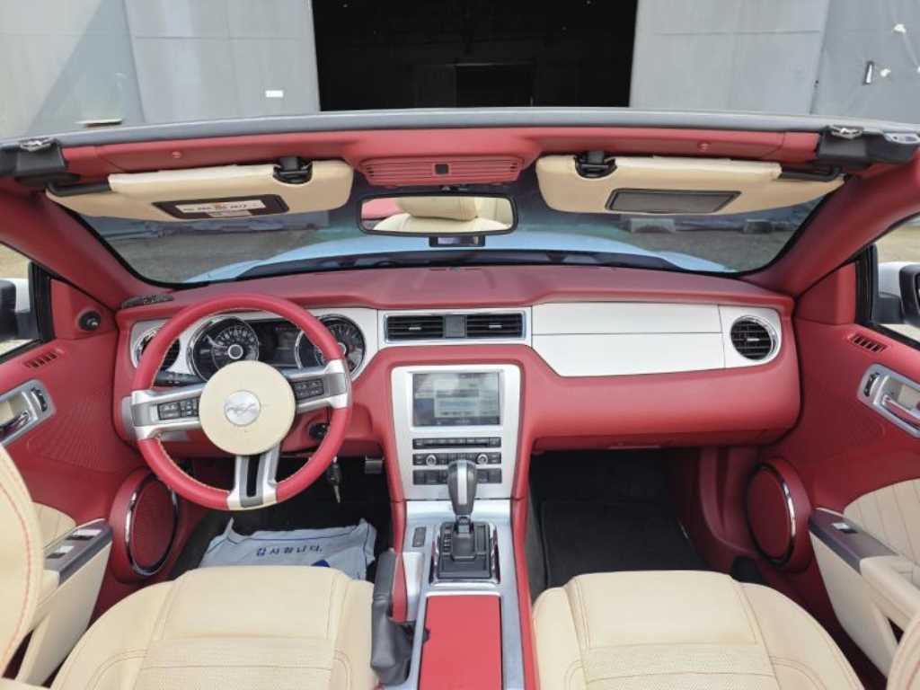Ford Mustang — photo 01