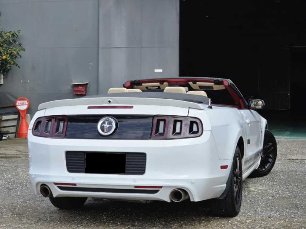 Ford Mustang — photo 04