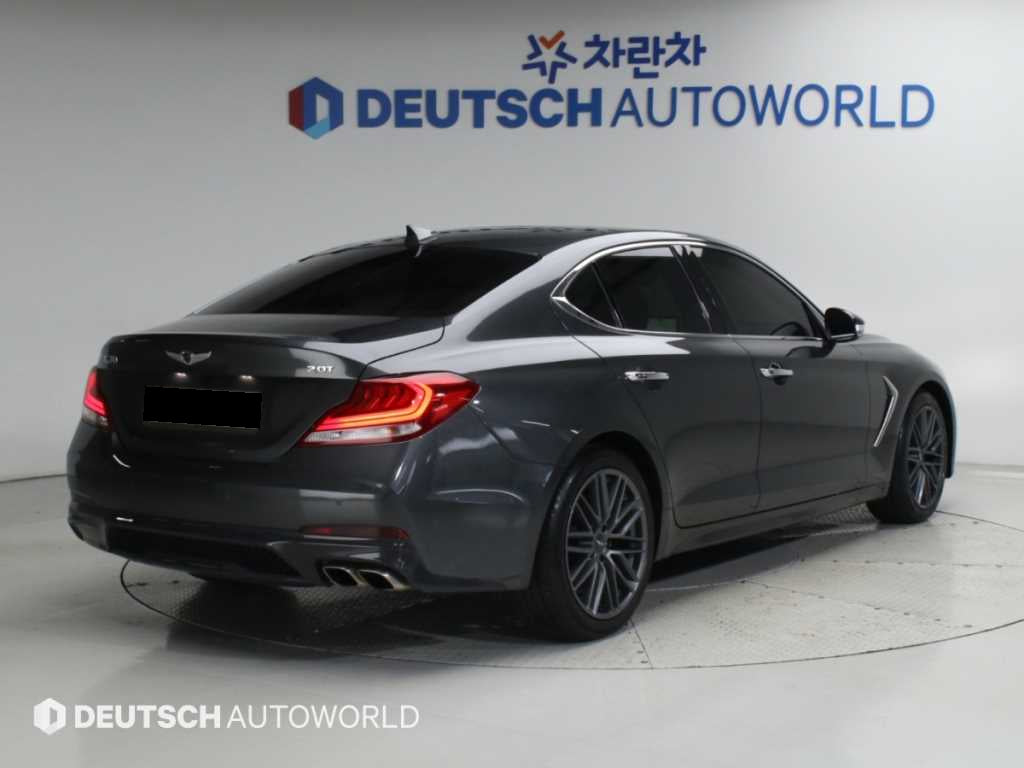 Genesis G70 — photo 02