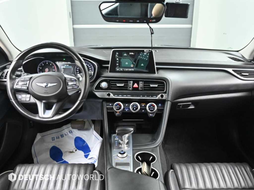 Genesis G70 — photo 07